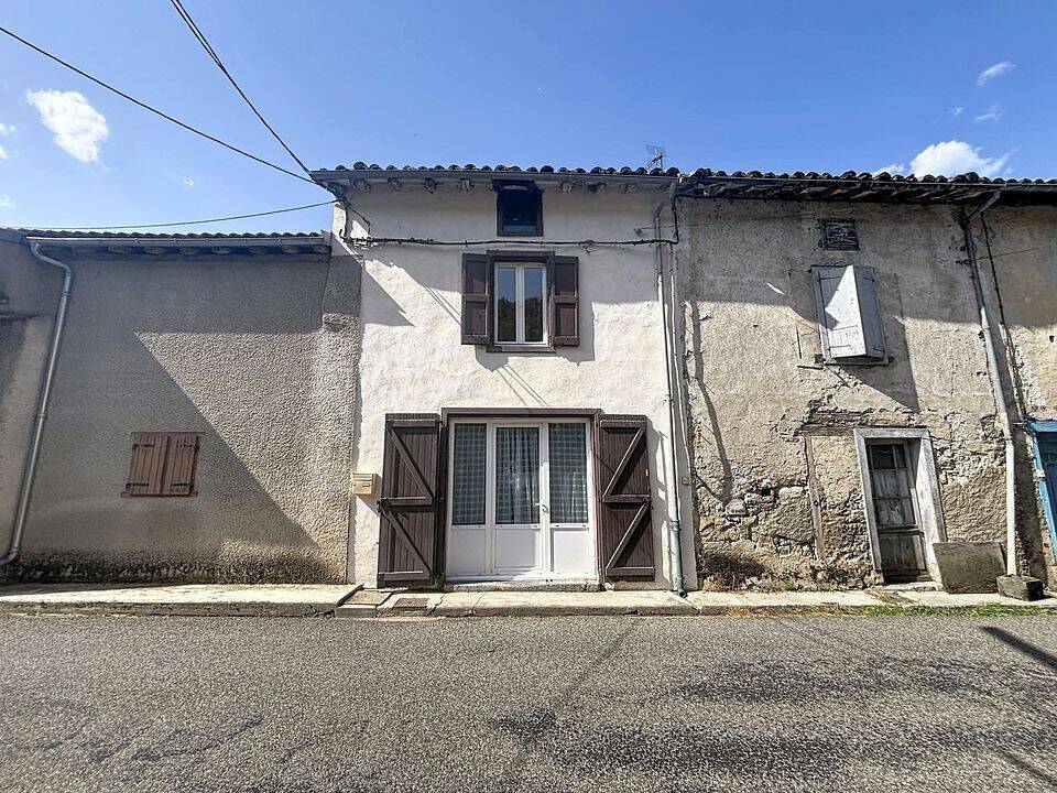Maison 3 pièces 77 m² · à Ercé · 77 m² · 135 000 €