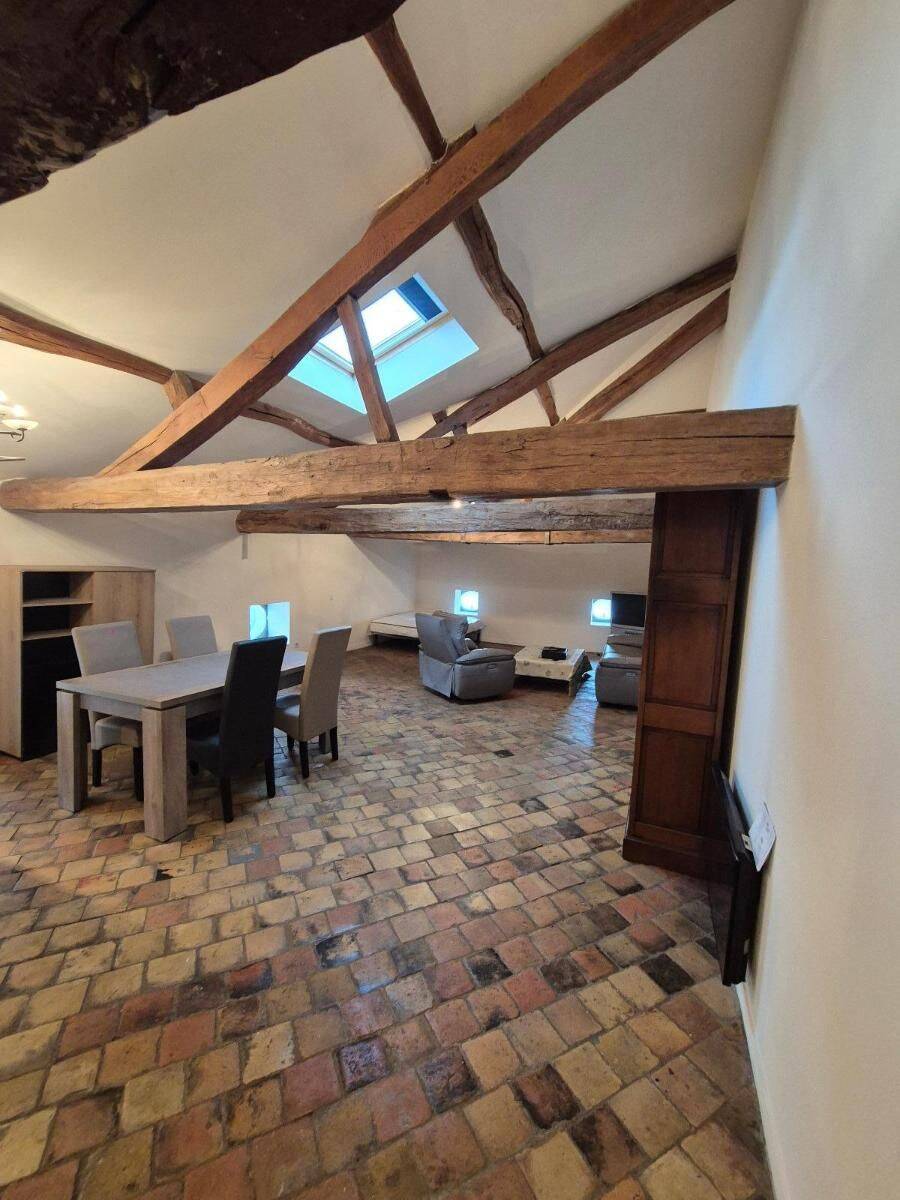 Appartement 1 pièce 54 m² · à Mâcon · 53,9 m² · 420 €
