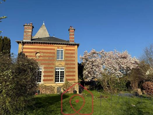 Maison à vendre 199 000 € 6 pièces 4 chambres 120 m² 1 000 m² de terrain Glaire 08200