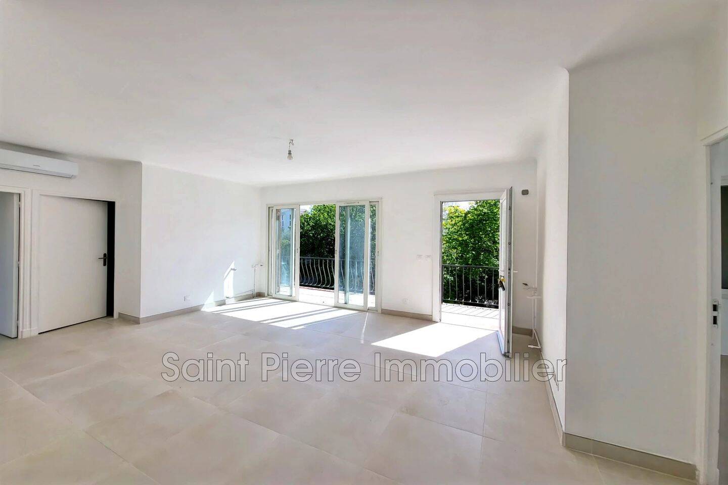Maison 5 pièces 79 m² · à Cagnes-sur-Mer · 79,4 m² · 2 250 €