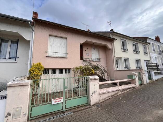 Maison à vendre 140 400 € 3 pièces 2 chambres 99,1 m² 130 m² de terrain Centre Ville Bas Bellerive-sur-Allier 03700