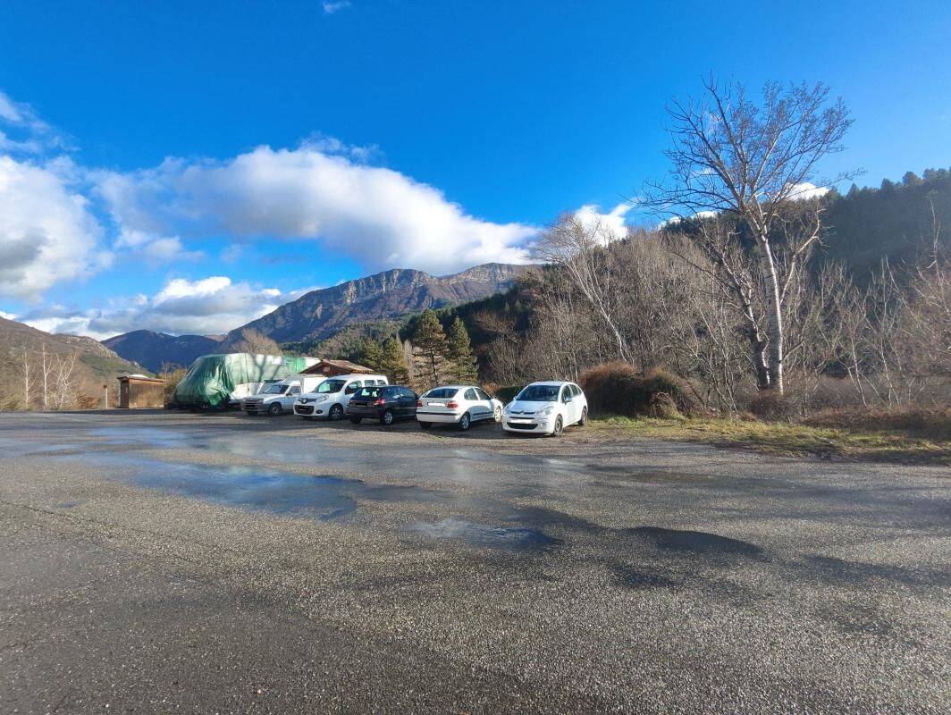 Terrain de 450 m² à Clamensane - photo 2