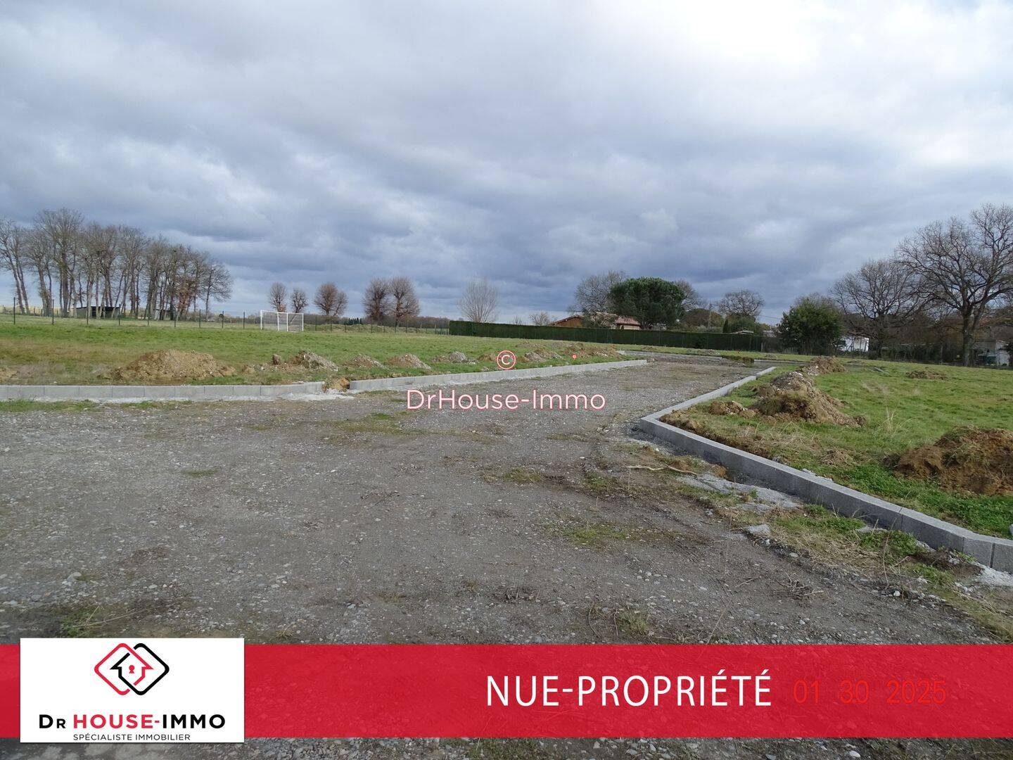 Terrain de 953 m² à Poucharramet - photo 2