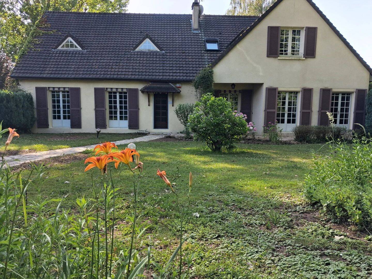 Maison 8 pièces 250 m² · à Merlieux-Et-Fouquerolles · 250 m² · 313 000 €