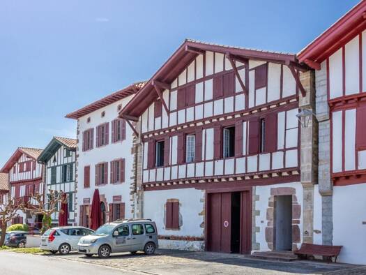 Maison à vendre 750 000 € 8 pièces 6 chambres 270 m² 1 035 m² de terrain Ainhoa 64250