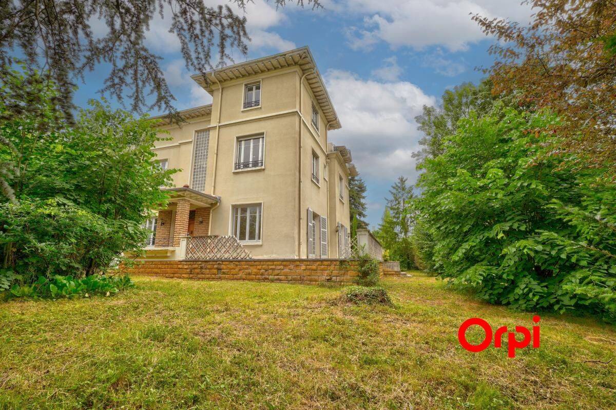 Maison 12 pièces 400 m² · à Villefranche-sur-Saône · 400,5 m² · 670 000 €