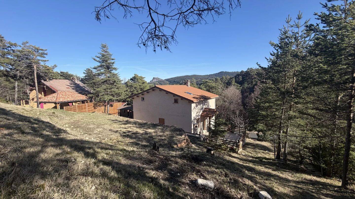 Maison 6 pièces 141 m² · à Andon · 141 m² · 365 000 €