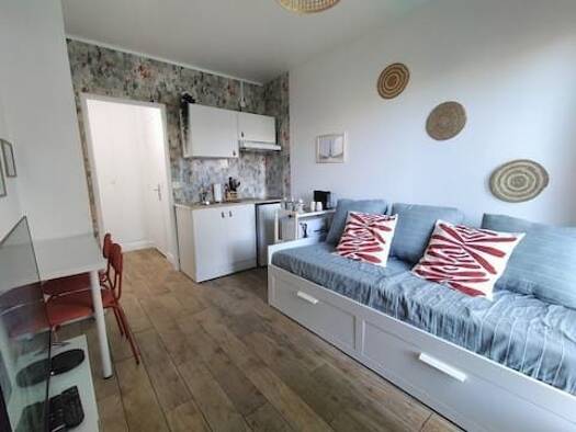 Appartement à vendre 90 000 € 1 pièce 14,2 m² RDC Bruyères-Acacias-Fonceaux Sèvres 92310