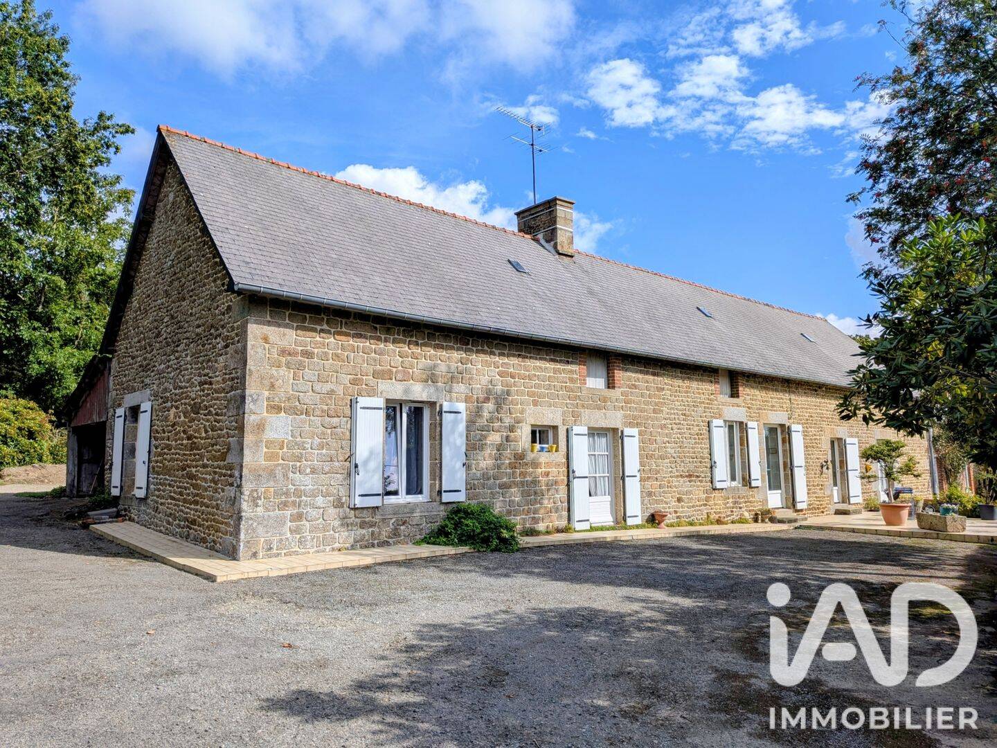 Maison 6 pièces 102 m² · à La Bazouge-du-Désert · 102 m² · 180 000 €