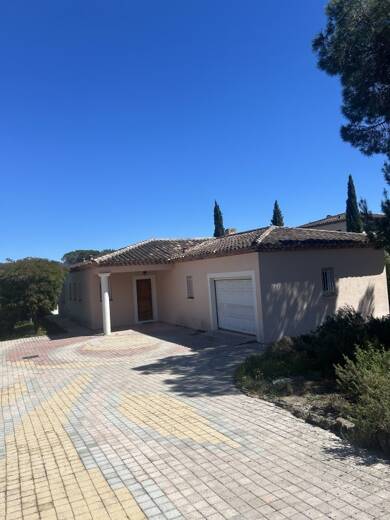 Maison de plain-pied à louer 2 100 € 4 pièces 3 chambres 128 m² Aiguebonne Saint-Raphaël 83700