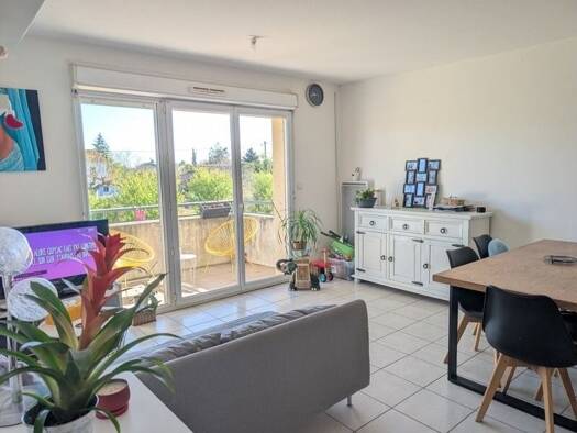 Appartement à vendre 159 000 € 3 pièces 2 chambres 56 m² Étage 1/2 Casse Martin L'Isle-Jourdain 32600