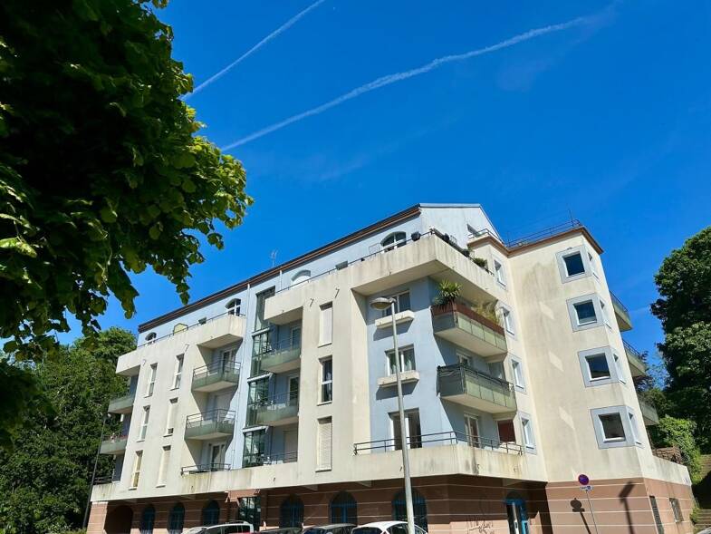 Duplex à vendre 186 375 € 4 pièces 3 chambres 87,1 m² Dernier étage, Étage 4/4 Lambézellec Brest 29200