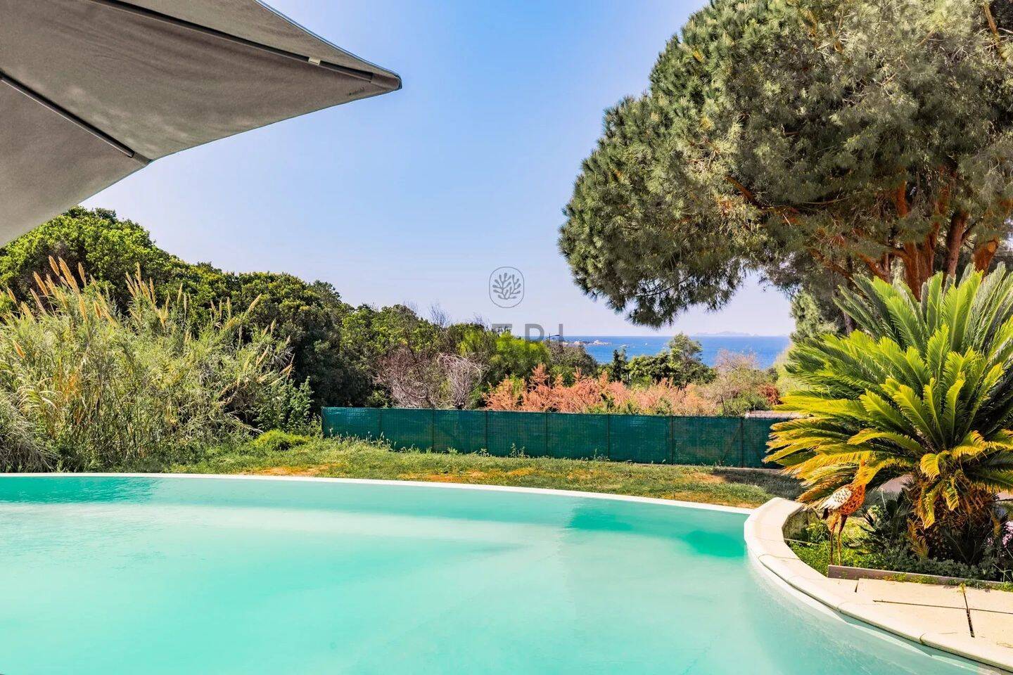 Maison 6 pièces 800 m² · à Pietrosella · 800 m² · 1 370 000 €
