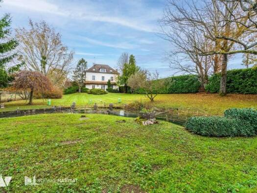 Maison à vendre 490 000 € 8 pièces 5 chambres 212 m² 2 536 m² de terrain Beaune 21200