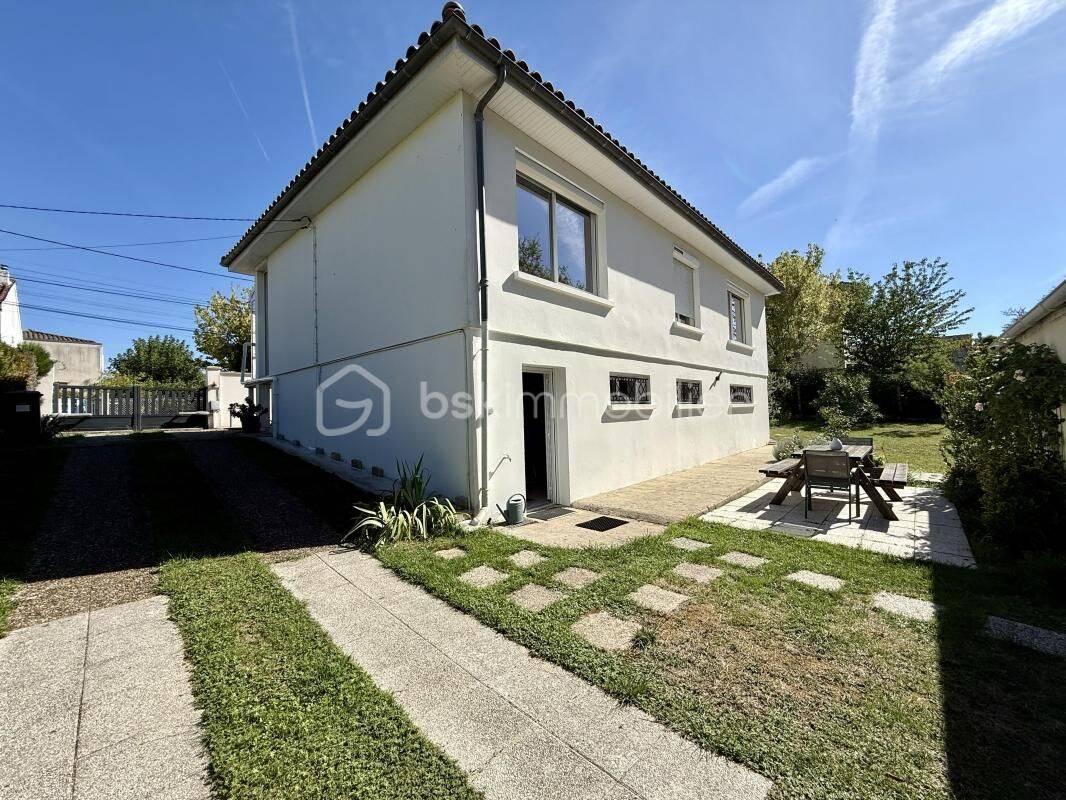 Maison 5 pièces 140 m² · à Saintes · 140 m² · 279 000 €