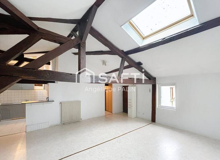 Appartement à vendre 49 500 € 2 pièces 1<br/>chambre 58 m²<br/>superficie Dernier étage, 2/2<br/>étage Centre Osen Sainte-Menehould 51800