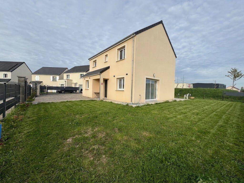 Maison 7 pièces 121 m² · à Breuillet · 121 m² · 368 450 €