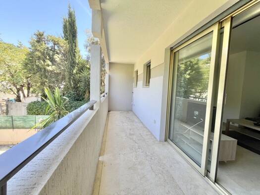 Appartement à vendre 138 000 € 1 pièce 25,6 m² 2ème étage Collines Le Cannet 06110