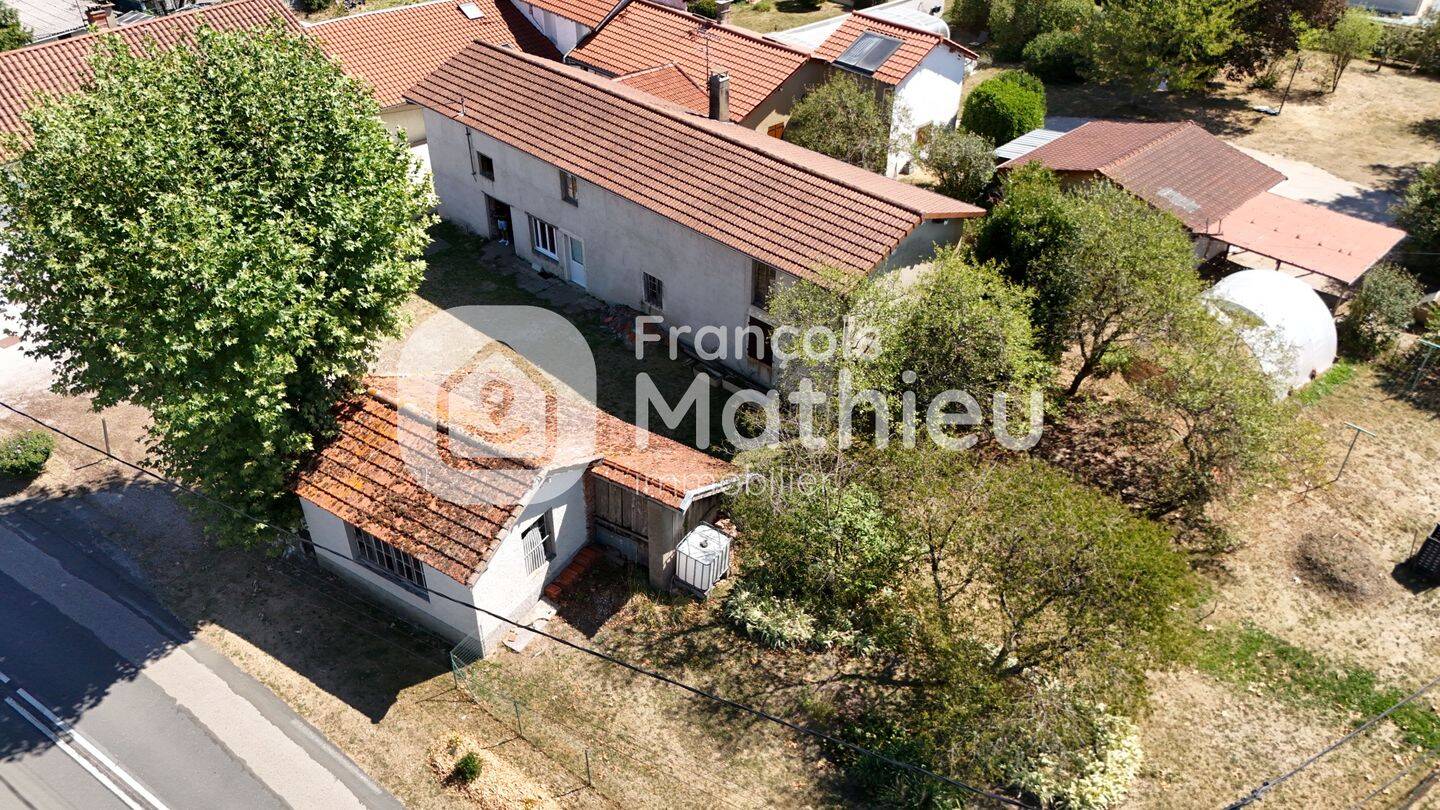 Maison 4 pièces 132 m² · à Marlieux · 132 m² · 150 000 €