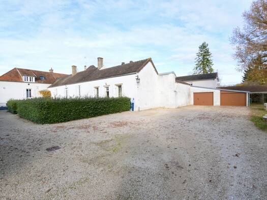 Immeuble à vendre 160 000 € 213 m² Guillon 89420