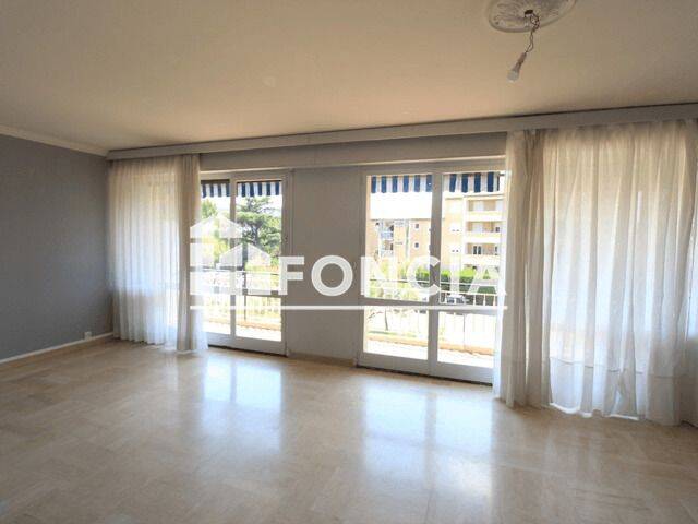 Appartement 3 pièces 76 m² · à Nîmes · 76,4 m² · 816 €
