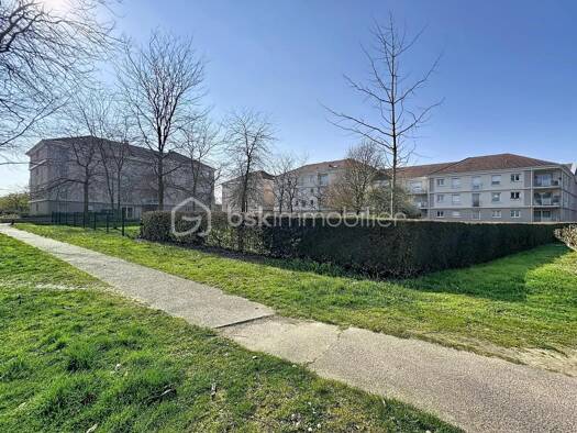 Appartement à vendre 252 500 € 3 pièces 2 chambres 60 m² Étage 3/3 L'Europe Guyancourt 78280