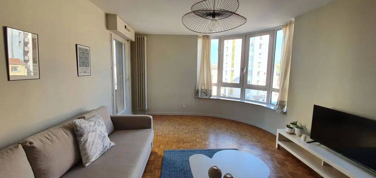 Appartement 2 pièces 62 m² · à Oullins-Pierre-Bénite · 62 m² · 1 046 €