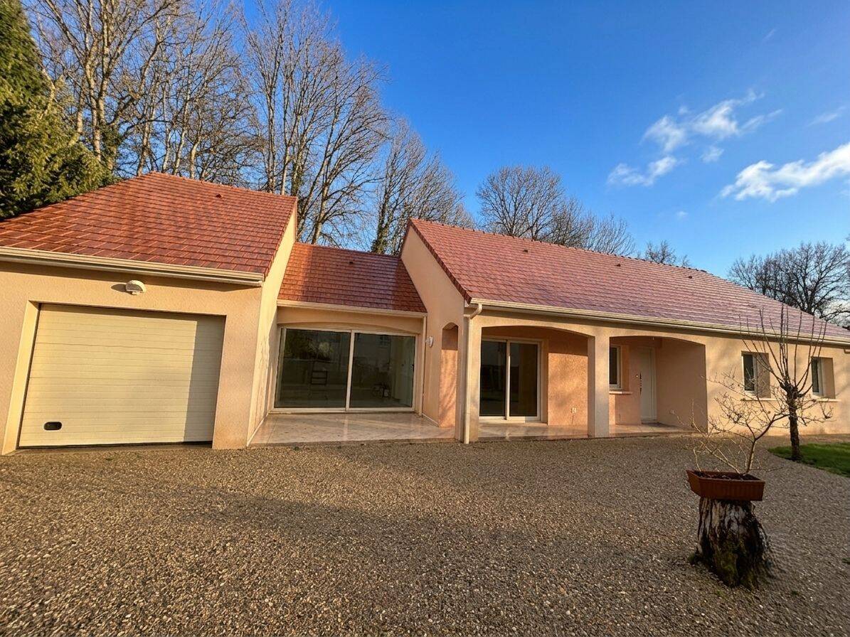 Maison 4 pièces 122 m² · à Objat · 121,7 m² · 234 300 €