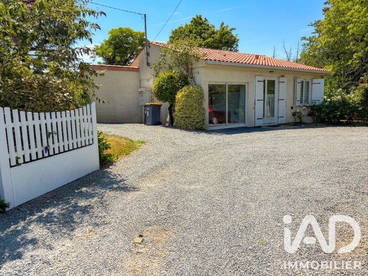 Maison 4 pièces 70 m² · à Verruyes · 70 m² · 92 000 €