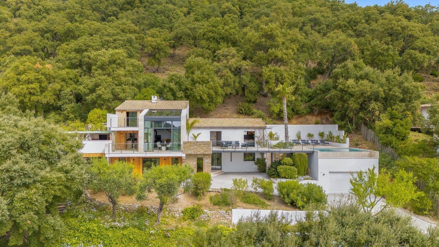 Maison 6 pièces 225 m² · à Cavalaire-sur-Mer · 225 m² · 2 490 000 €