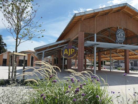 Local commercial à vendre 255 000 € 61 m² de surface de vente Lacanau Océan Lacanau 33680