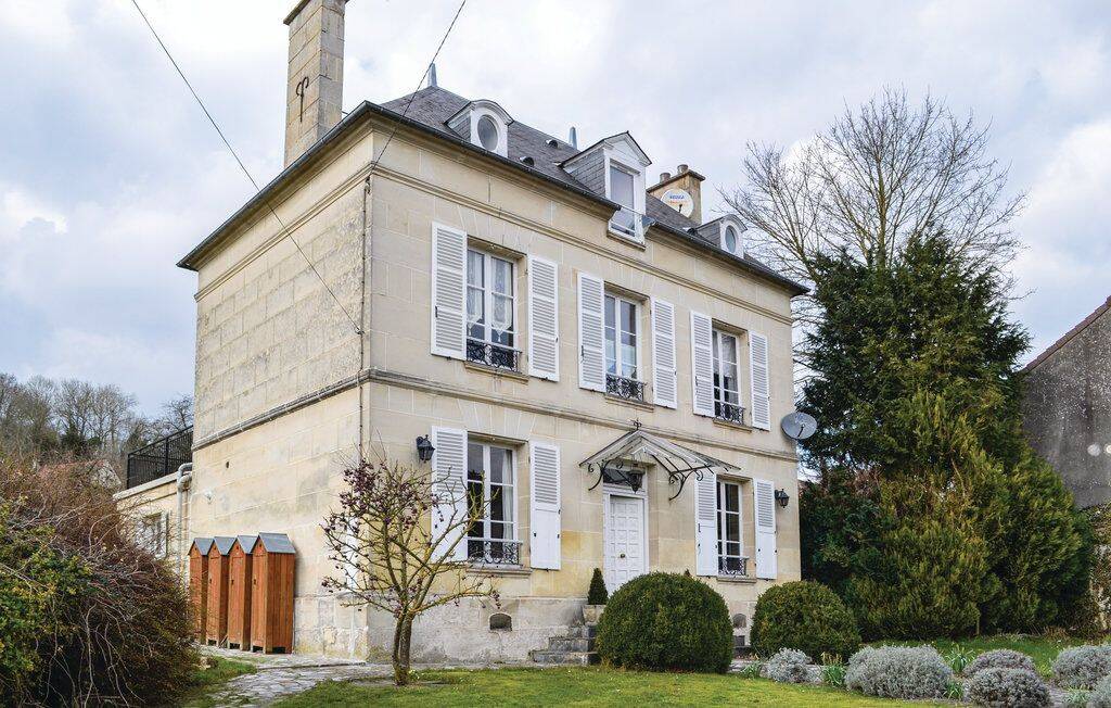 Maison 9 pièces 165 m² · à Cires-lès-Mello · 165 m² · 399 000 €