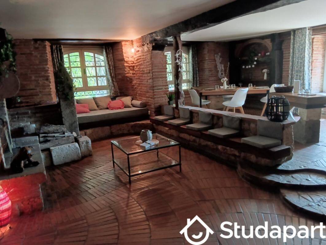 Appartement 2 pièces 107 m² · à Saint-Cézert · 107 m² · 1 800 €/mois