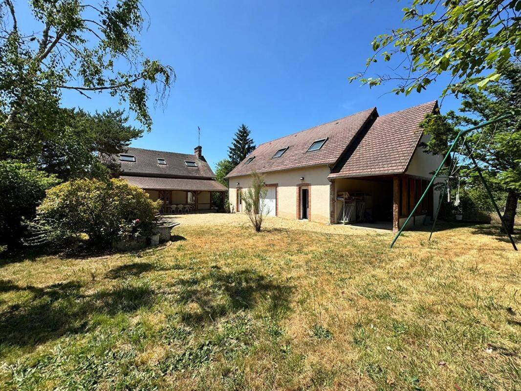 Maison 10 pièces 220 m² · à Theillay · 220 m² · 269 990 €
