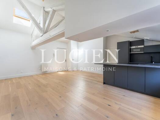Appartement à vendre 315 000 € 3 pièces 2 chambres 72 m² Étage 1/1 Contour Champagne-au-Mont-d'Or 69410