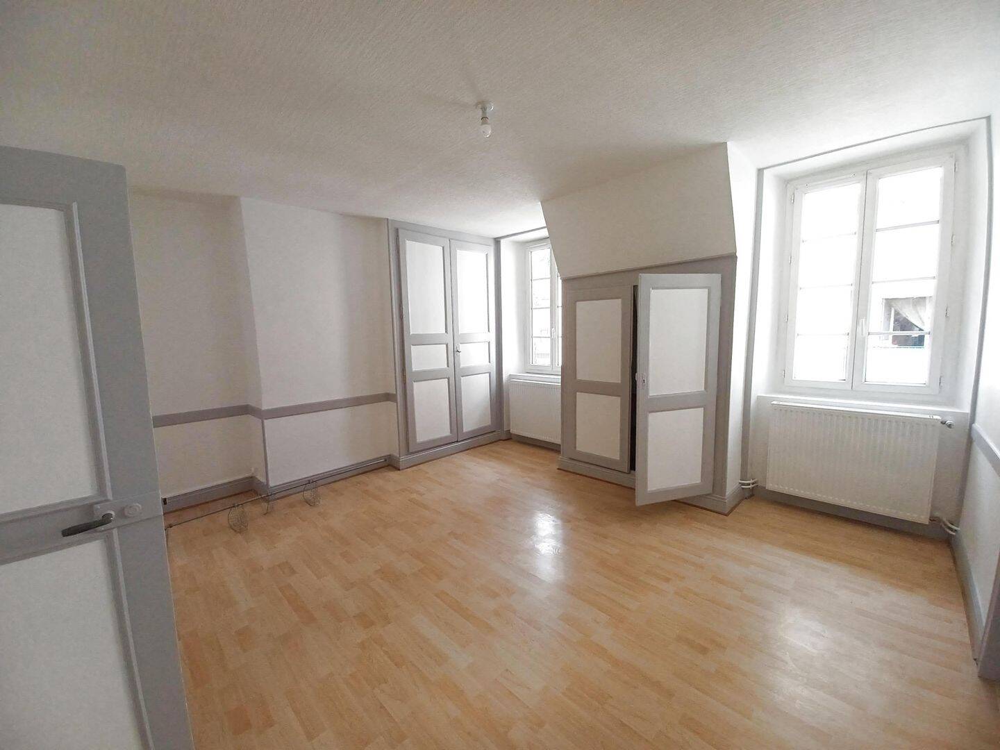 Appartement 4 pièces 100 m² · à Aurillac · 100 m² · 780 €