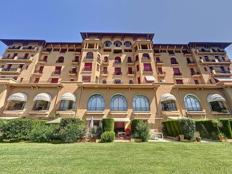 Duplex à louer 1 385 € 3 pièces 2 chambres 89,6 m² 6ème étage Valescure-Vaulongue-Clair Bois-Vallon Suveret Saint-Raphaël 83700