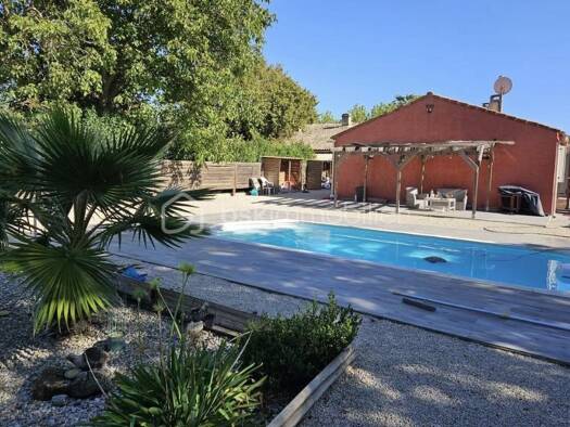 Maison de plain-pied à vendre 479 000 € 5 pièces 3 chambres 110 m² 2 024 m² de terrain Mallemort 13370