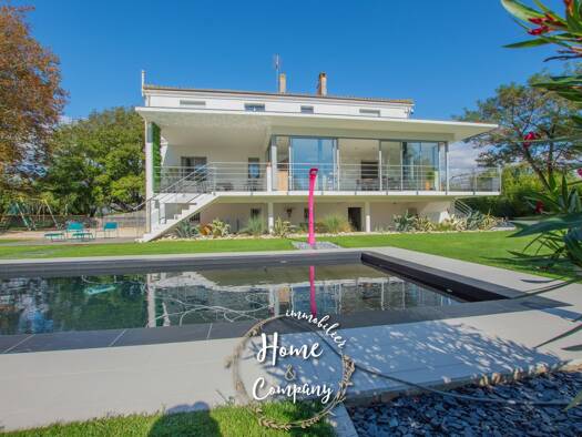 Maison à vendre 657 000 € 8 pièces 7 chambres 289,9 m² 5 213 m² de terrain Saujon 17600