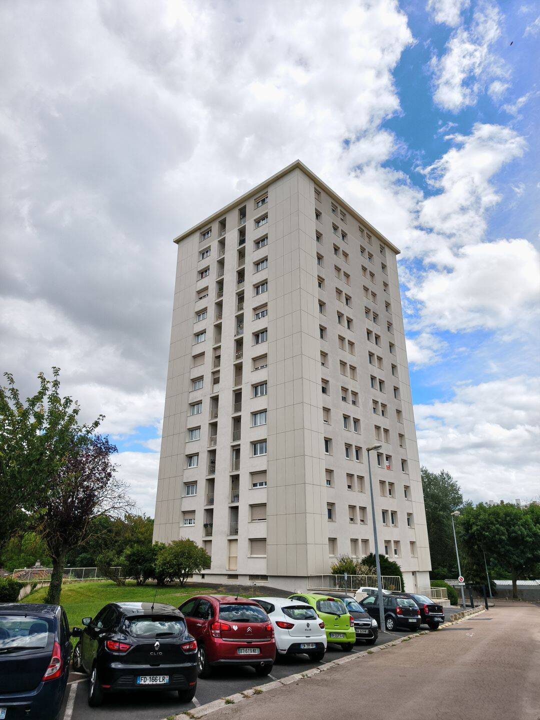Appartement 4 pièces 69 m² · à Reims · 68,9 m² · 118 800 €