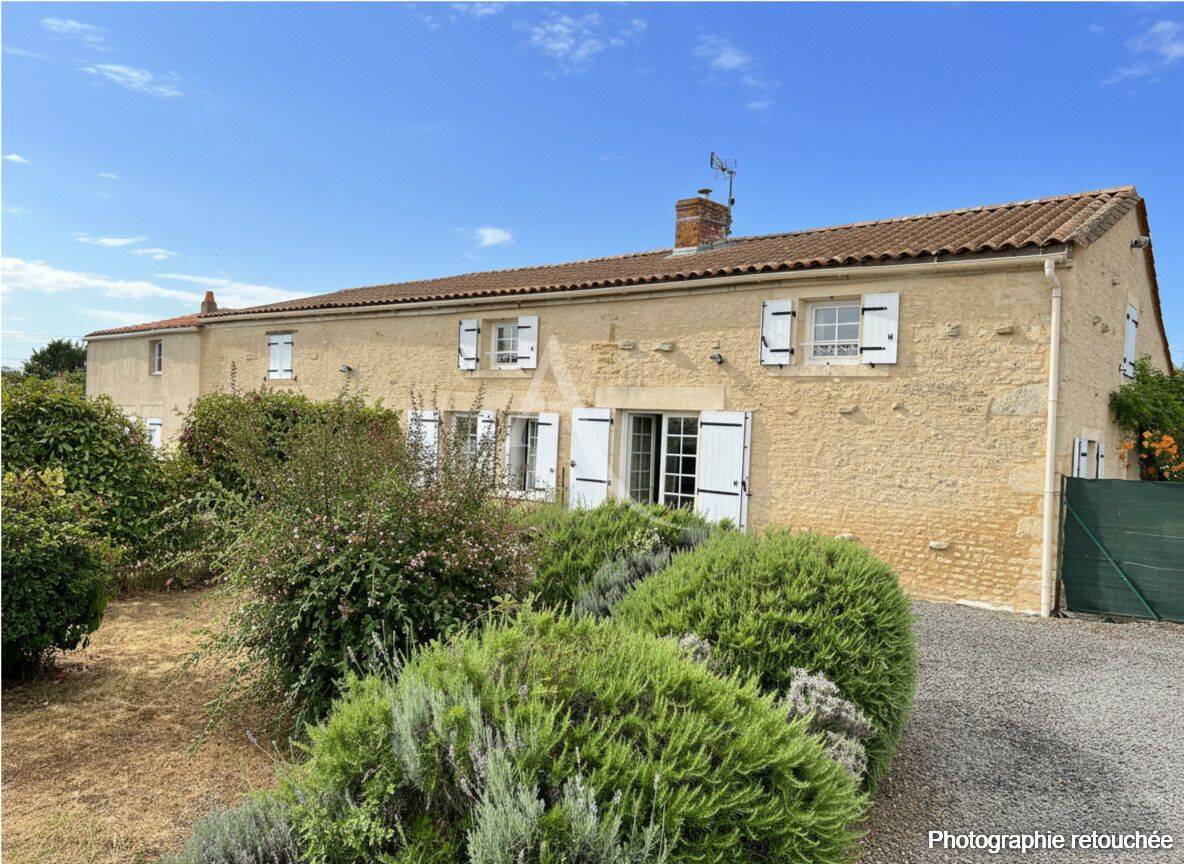 Maison 183 m² · à Pouillé · 183 m² · 260 400 €