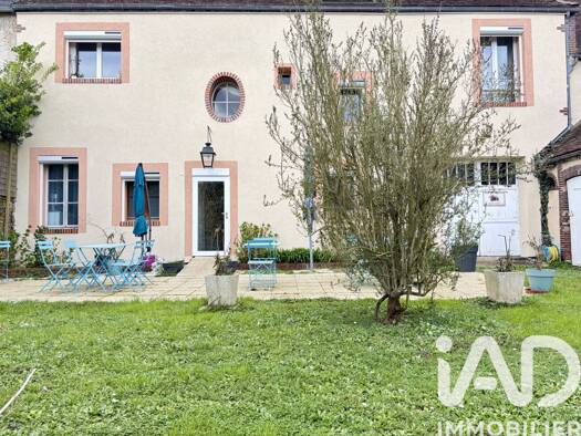 Maison à vendre 343 000 € 9 pièces 4 chambres 311 m² 655 m² de terrain La Loupe 28240