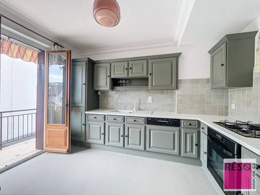 Appartement à louer 1 569 € 3 pièces 2 chambres 84 m² Étage 2/4 Centre Annemasse 74100