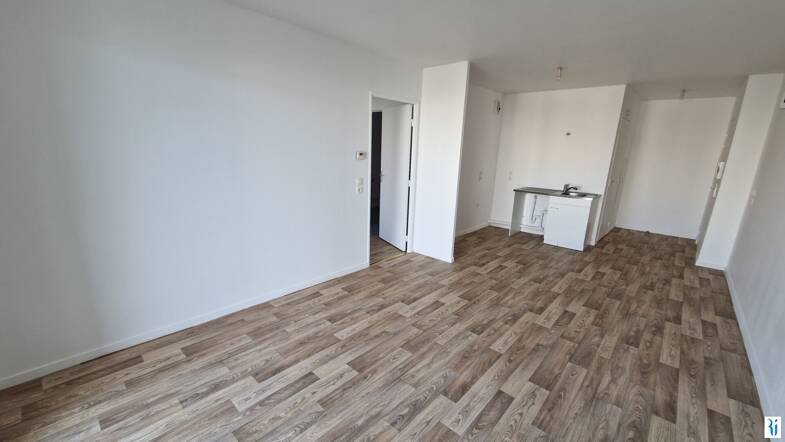Appartement à louer 630 € 2 pièces 1 chambre 45 m² Étage 3/6 Rouen 76000