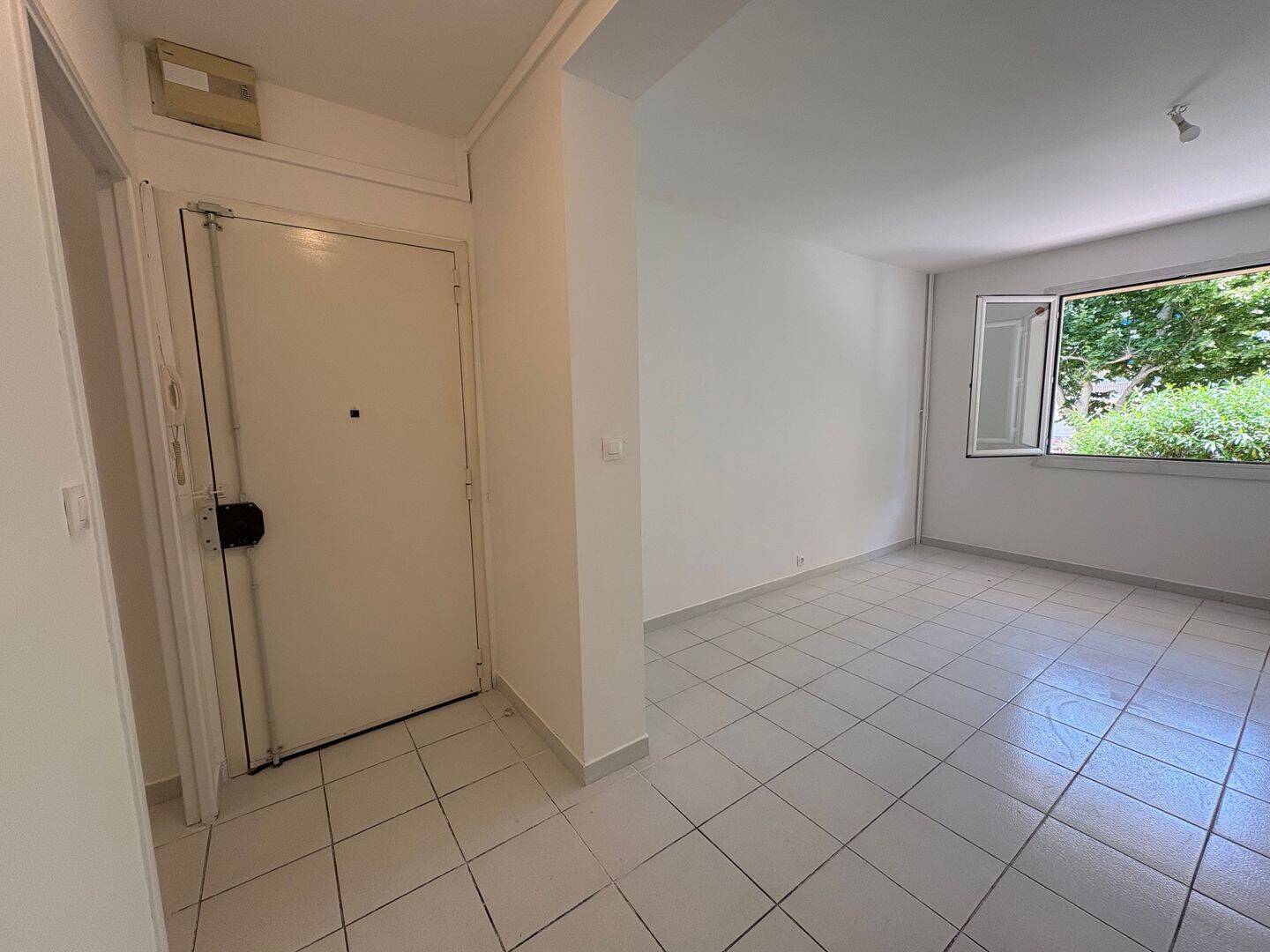 Appartement 3 pièces 59 m² · à Marseille 8ème Arrondissement · 58,7 m² · 1 091 €