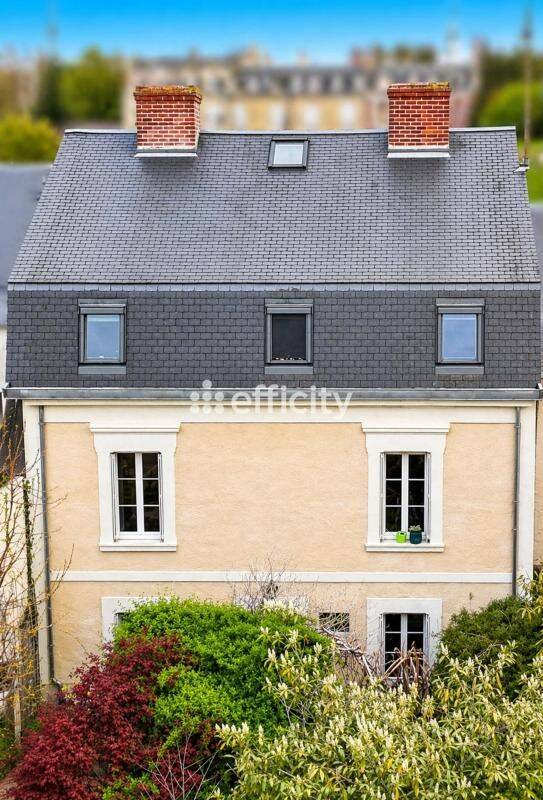 Maison 8 pièces 208 m² · à Notre-Dame-d'Oé · 208 m² · 239 000 €