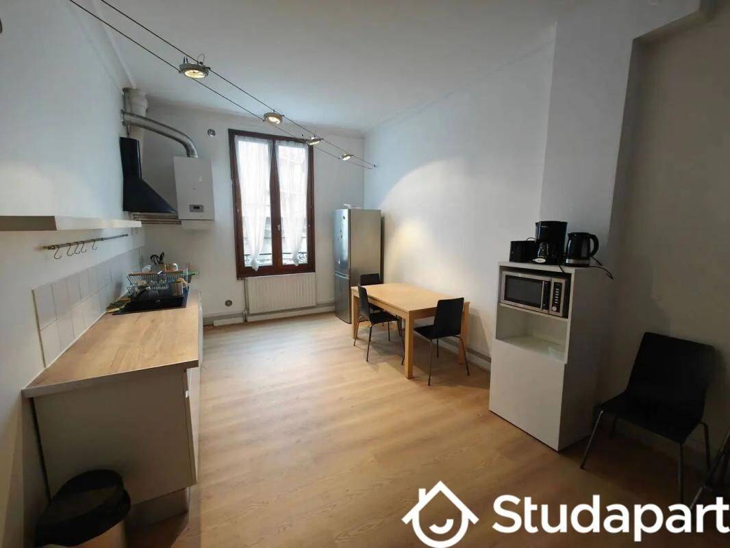 1 pièce 12 m² · à Grenoble · 12 m² · 570 €/mois