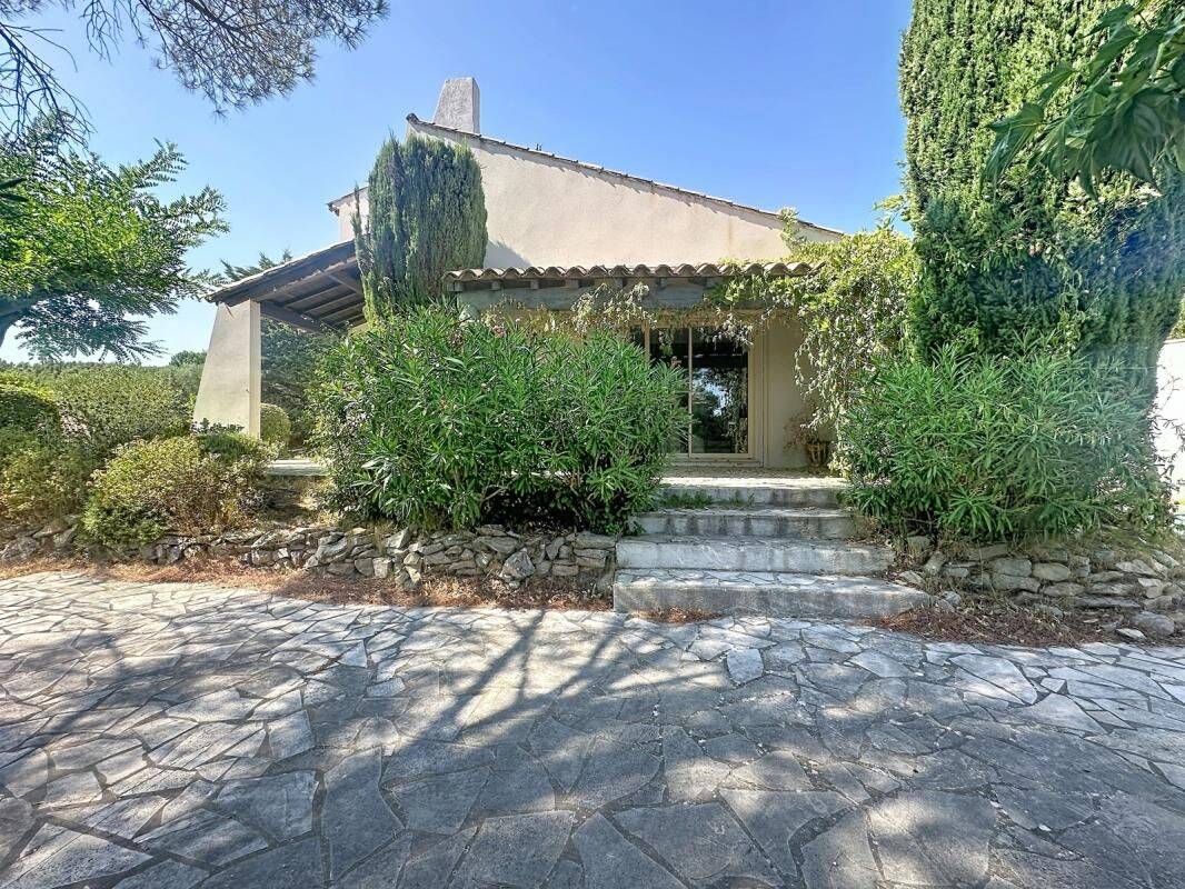 Maison 6 pièces 160 m² · à Aramon · 160 m² · 422 000 €