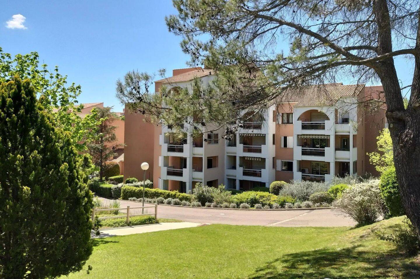 Appartement 1 pièce 34 m² · à Aix-en-Provence · 34 m² · 1 800 €
