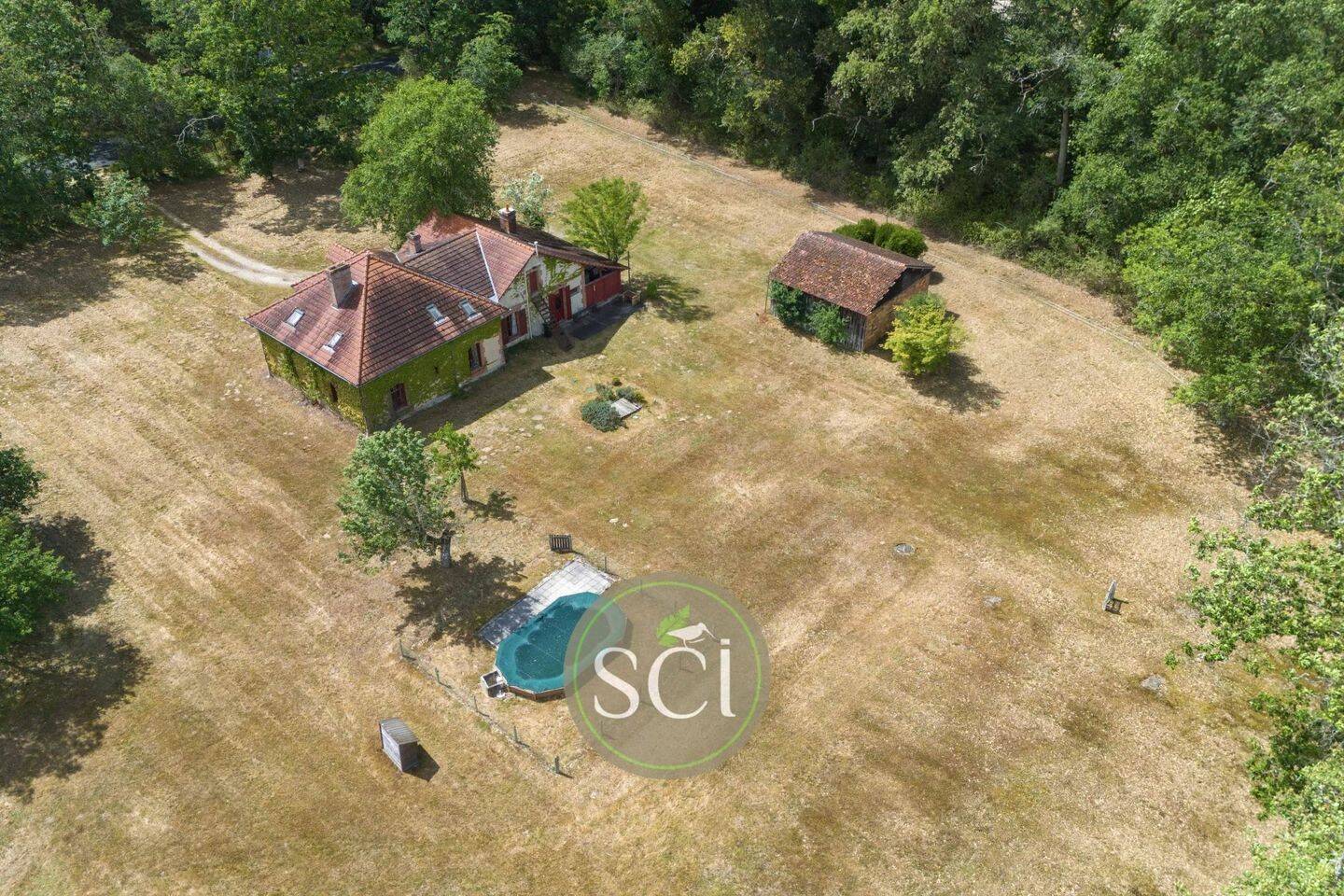 Maison 18 pièces 496 m² · à Brinon-sur-Sauldre · 496 m² · 424 000 €